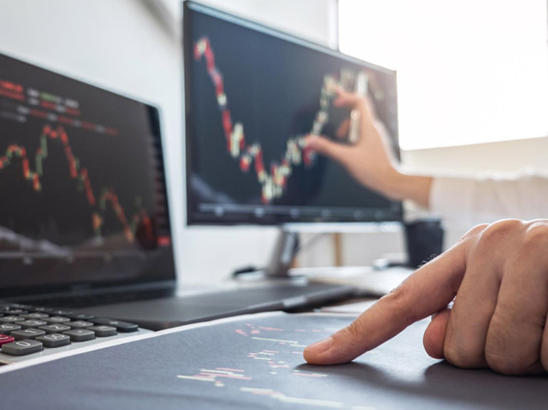 US Indices Steady as Middle East Tensions & Tech Stocks Drive Focus 